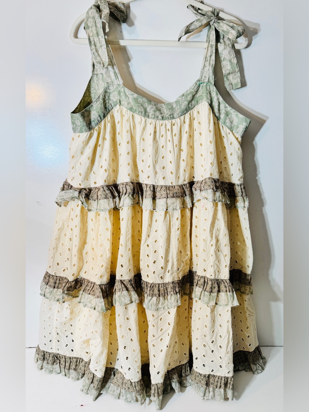 ANTHROPOLOGIES BOHO EYELIT MINI DRESS